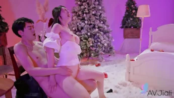 Người Mẫu Xinh Đẹp Cạo Lông Sạch Sẽ Để Chờ Đợi Được Làm Tình